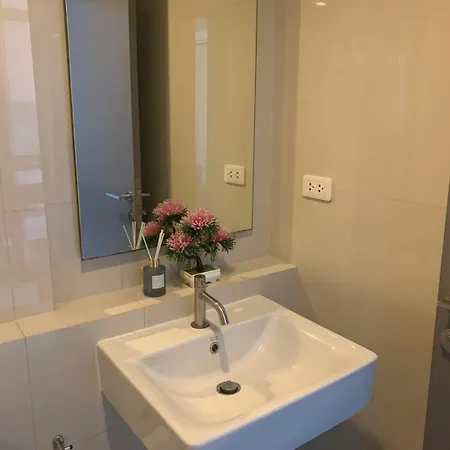 The Base Cozy Prime Location Apartment Pattaya