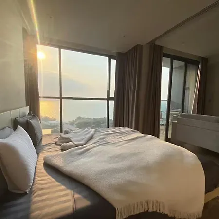 Sea View Large Luxury Space For Comfort And Joy Apartment