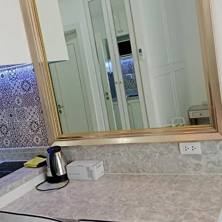 Luxury At Empire Tower Apartment *
