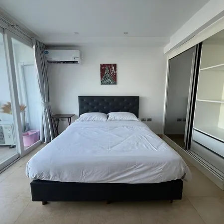 Centara Center Apartment *