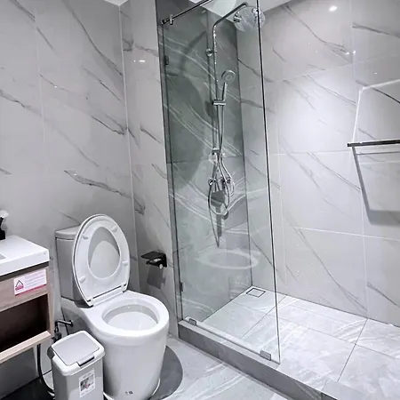 Luxury With Scenic Rooftop Pool Near Terminal 21 Apartment