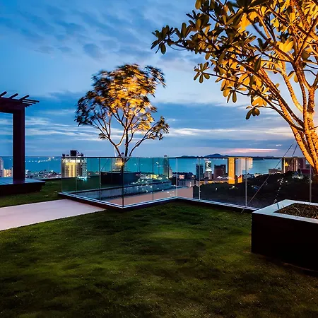 Sea View 2 Bedroom Next To Pier & Walking Street * Pattaya