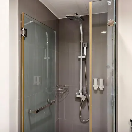1br 23 High Floor Pool View Close To Walking Street
