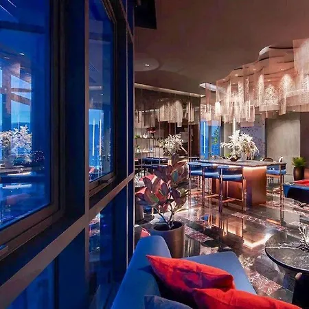 Edge Near & Walking Street Apartment