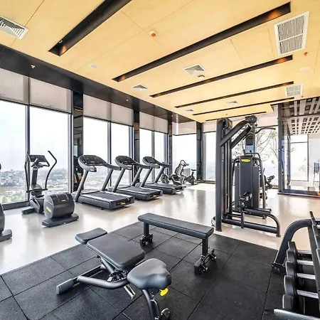 Apartment Luxury With Scenic Rooftop Pool Near Terminal 21