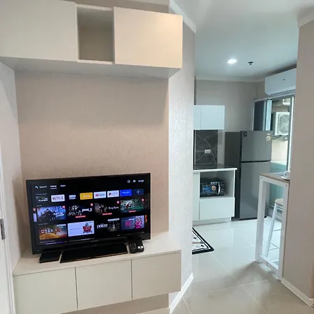 Lumpini Naklua Apartment