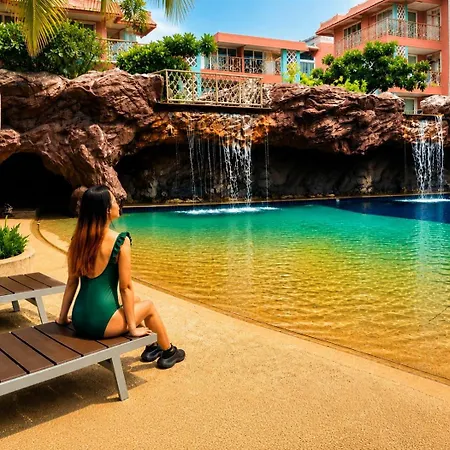 Sea Breezes - Sea View With Swimming Pool Apartment Pattaya