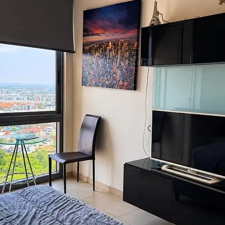 High Rise Luxury Near & Walking Street