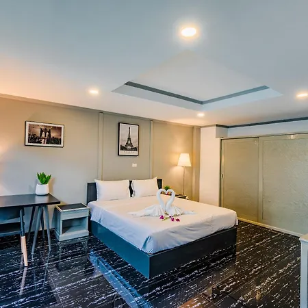 Del Max เดล แม็กซ์ พัทยา Pattaya