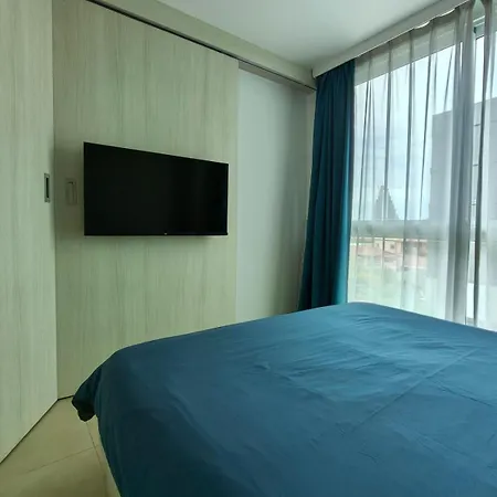 芭堤雅市中心 奥林巴斯城市花园 近步行街和海滩的水系公寓 泳池景观 可带榴莲和山竹 阳台可吸烟 *