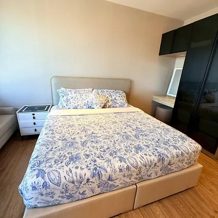 Luxury With Scenic Rooftop Pool Near Terminal 21 Apartment *