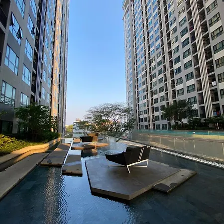 Cozy At The Base - Infinite Pool Apartment