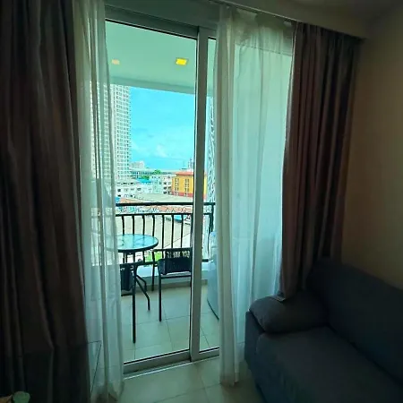 Cozy Entire 7th Floor With View Apartment Pattaya