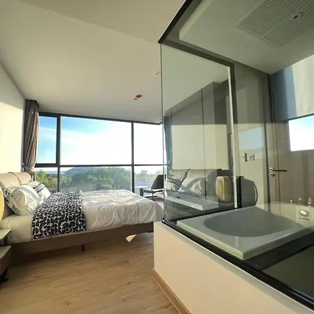 2 Bed Rare Unit With Bath Tub - Sea View Pattaya