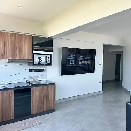 Beautiful 2-bedroom With Pratamnak Sea View * Pattaya