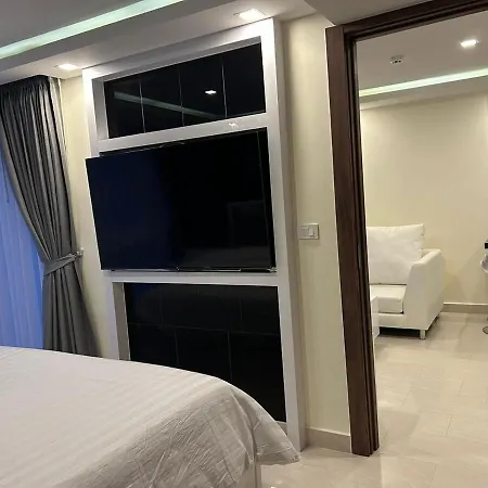 New! Modern & Grand Avenue & * Pattaya