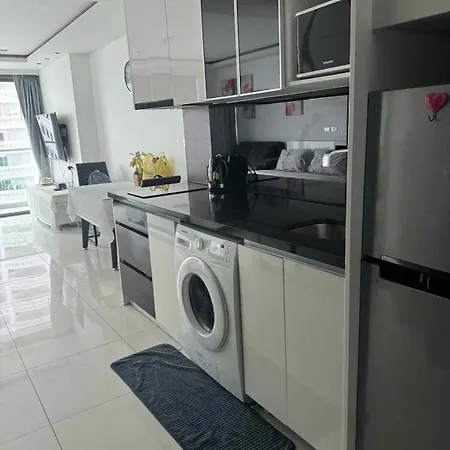 Apartment W-tower Wongamat Beachfront Pattaya
