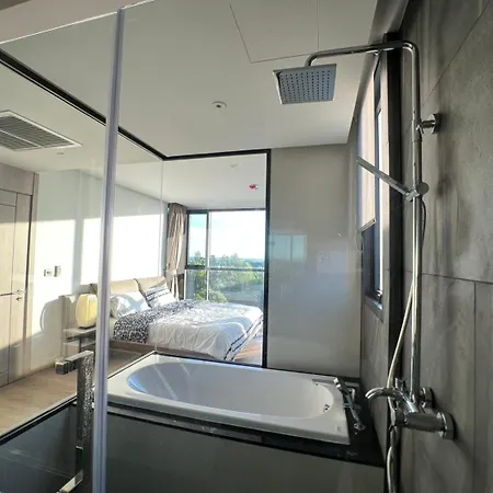 2 Bed Rare Unit With Bath Tub - Sea View Apartment