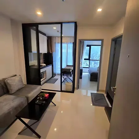 Apartment In With Rooftop Pool