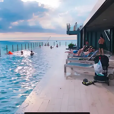 Apartment High Floor With Rooftop Pool In Pattaya