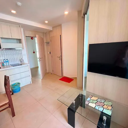 Cozy Entire 7th Floor With View Pattaya