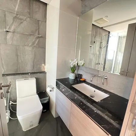 2 Bed Rare Unit With Bath Tub - Sea View Apartment
