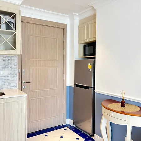 Maison Bleu Jomtien Apartment