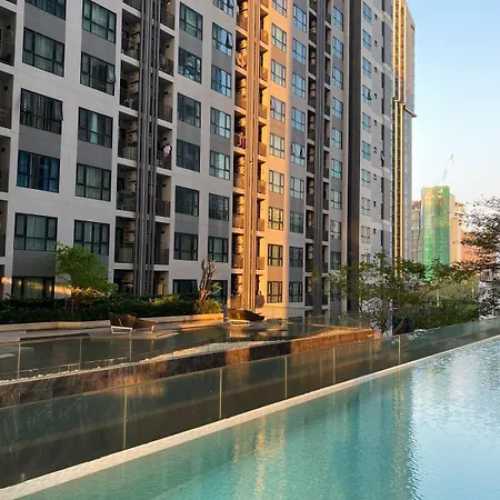 Cozy At The Base - Infinite Pool Apartment