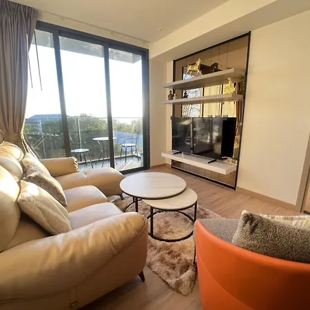 2 Bed Rare Unit With Bath Tub - Sea View Apartment Pattaya