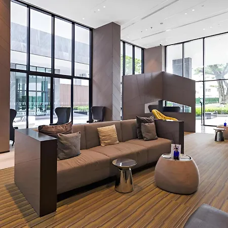 Apartment Next To And Mall *