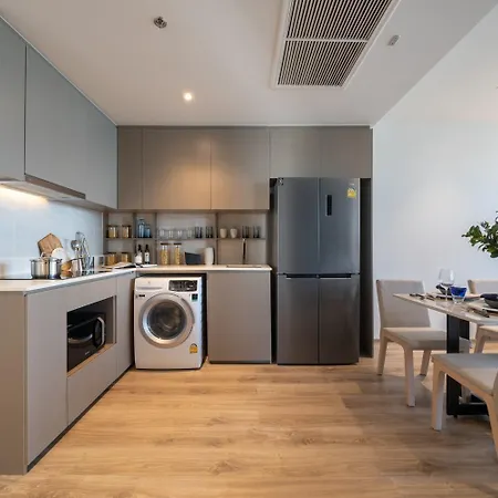 2 Bed Rare Unit With Bath Tub - Sea View * Pattaya