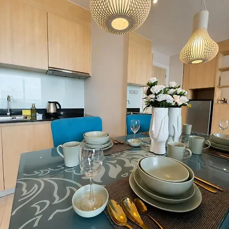 Sea Breezes - Sea View With Swimming Pool Apartment