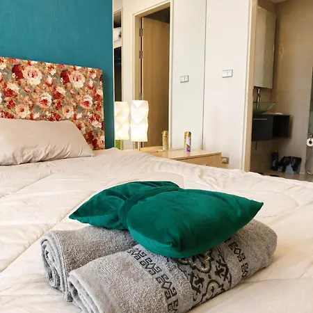 Apartment Sea Breezes - Sea View With Swimming Pool