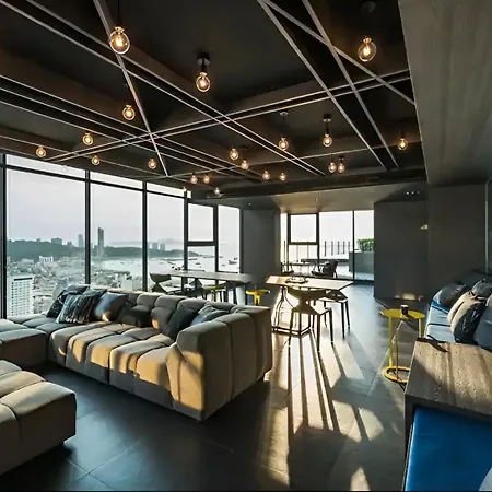 High Floor With Rooftop Pool In * Pattaya