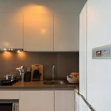Cozy 2br L Sea View L Pool And Gym Apartment *