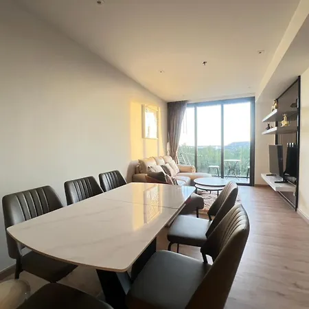 2 Bed Rare Unit With Bath Tub - Sea View Apartment