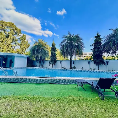 Olympus Garden Vacation Stunning Pool Apartment Pattaya