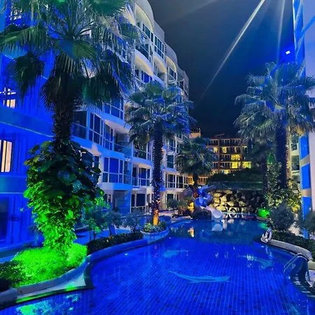 Vacation & & Grand Avenue Pattaya