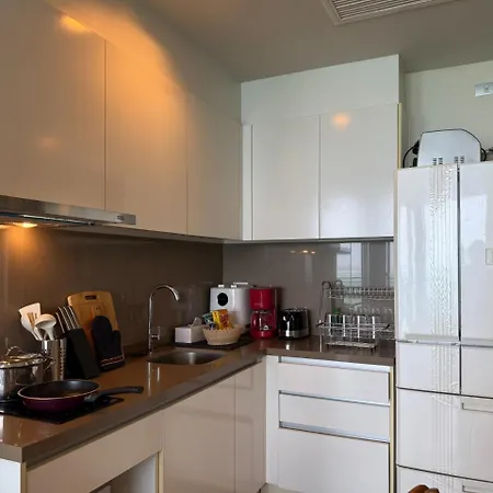Cozy 2br L Sea View L Pool And Gym Apartment