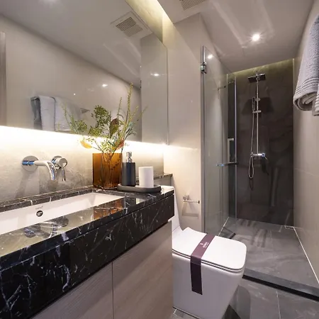Apartment 2 Bed Rare Unit With Bath Tub - Sea View Pattaya