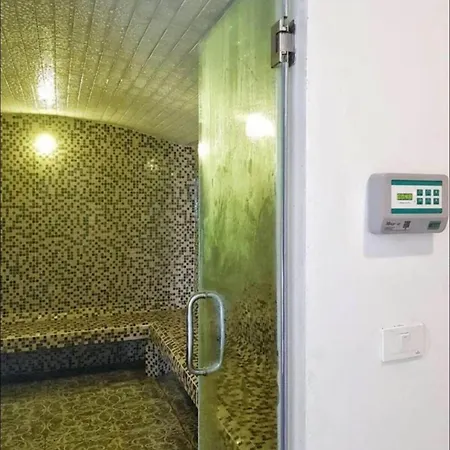 Vacation & & Grand Avenue Apartment