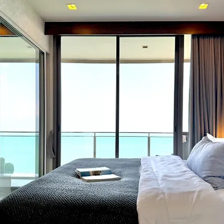 Cozy 2br L Sea View L Pool And Gym Apartment