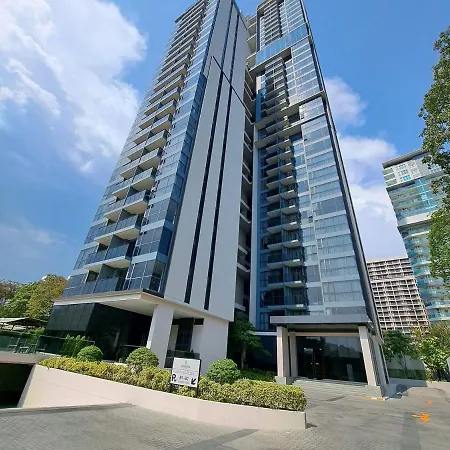 2 Bed Rare Unit With Bath Tub - Sea View *