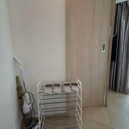 Apartment Cozy Entire 7th Floor With View