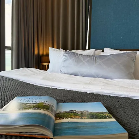 Cozy 2br L Sea View L Pool And Gym Apartment