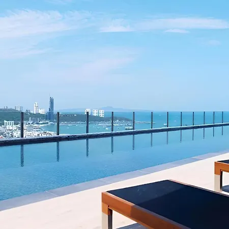Next To And Mall * Pattaya