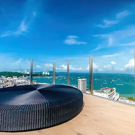 In With Rooftop Pool Apartment Pattaya