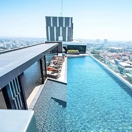 High Floor With Rooftop Pool In Apartment Pattaya