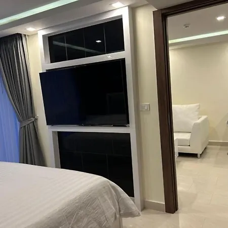 Apartment New! Modern & Grand Avenue & *