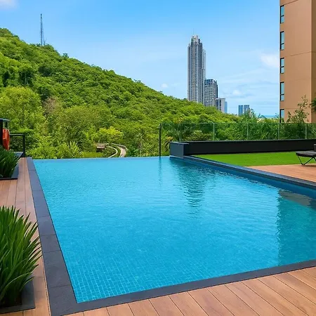 High Rise Luxury Near & Walking Street *